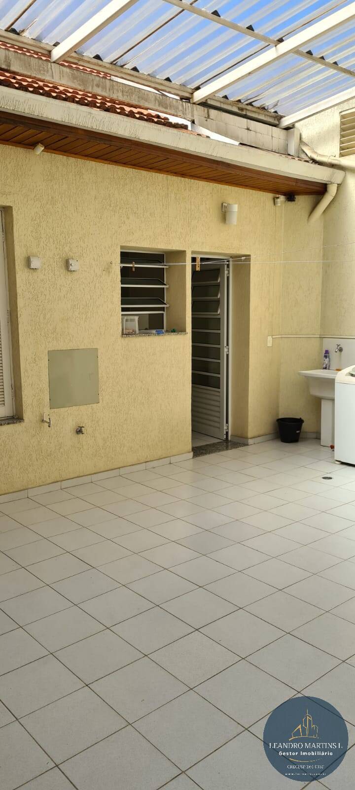 Casa à venda com 6 quartos, 155m² - Foto 17