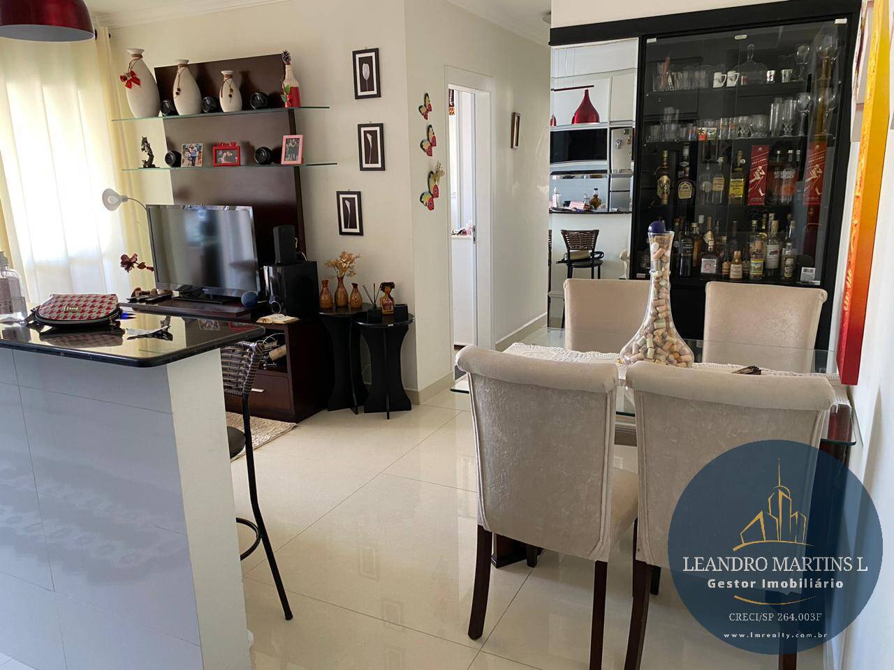 Apartamento à venda com 2 quartos, 69m² - Foto 1