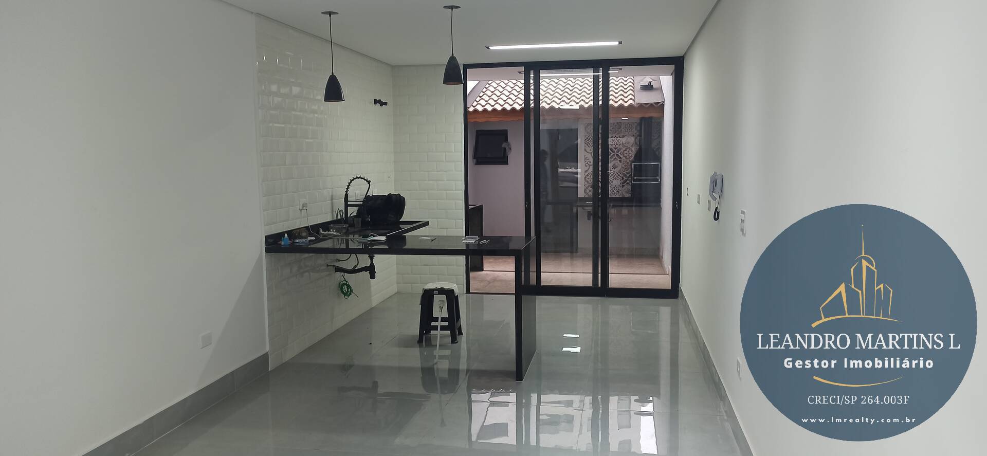 Casa à venda com 3 quartos, 130m² - Foto 2