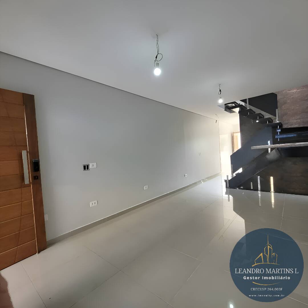 Casa à venda com 3 quartos, 118m² - Foto 1