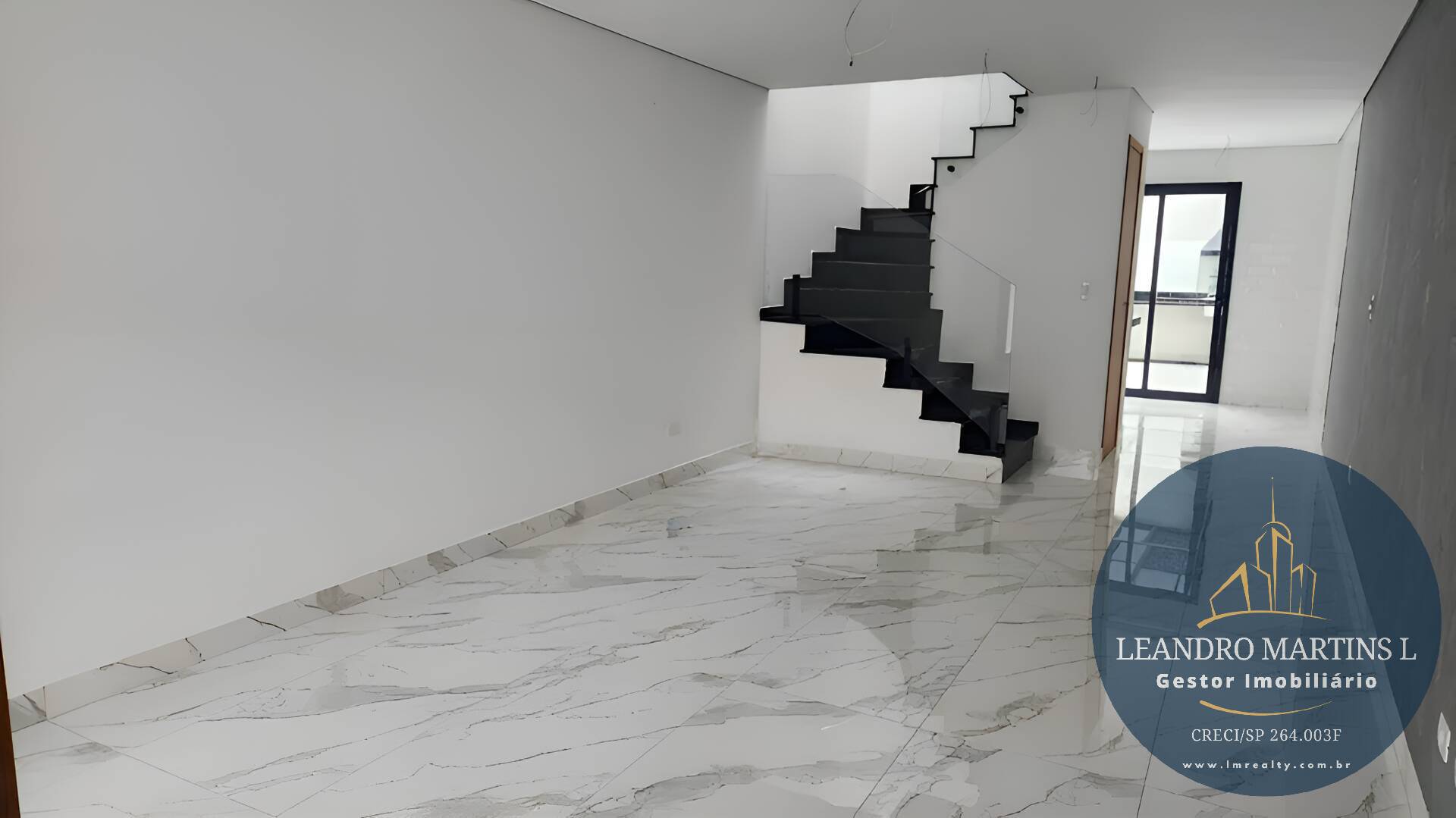 Casa à venda com 3 quartos, 108m² - Foto 1