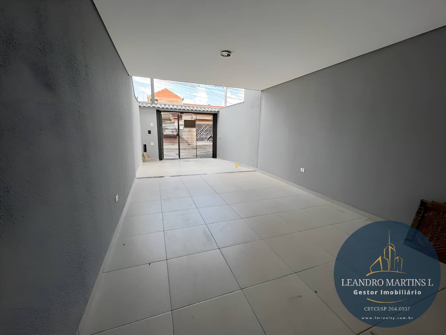 Casa à venda com 3 quartos, 105m² - Foto 2