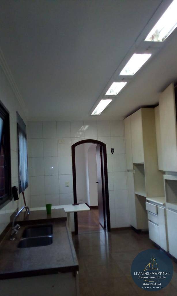 Apartamento à venda com 3 quartos, 238m² - Foto 9