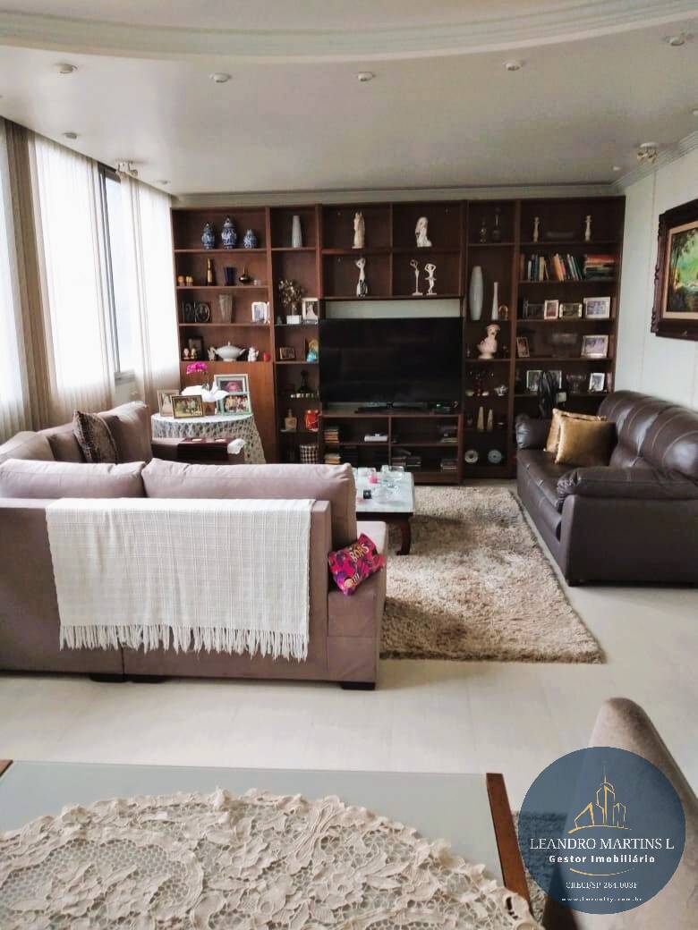 Apartamento à venda com 3 quartos, 140m² - Foto 2