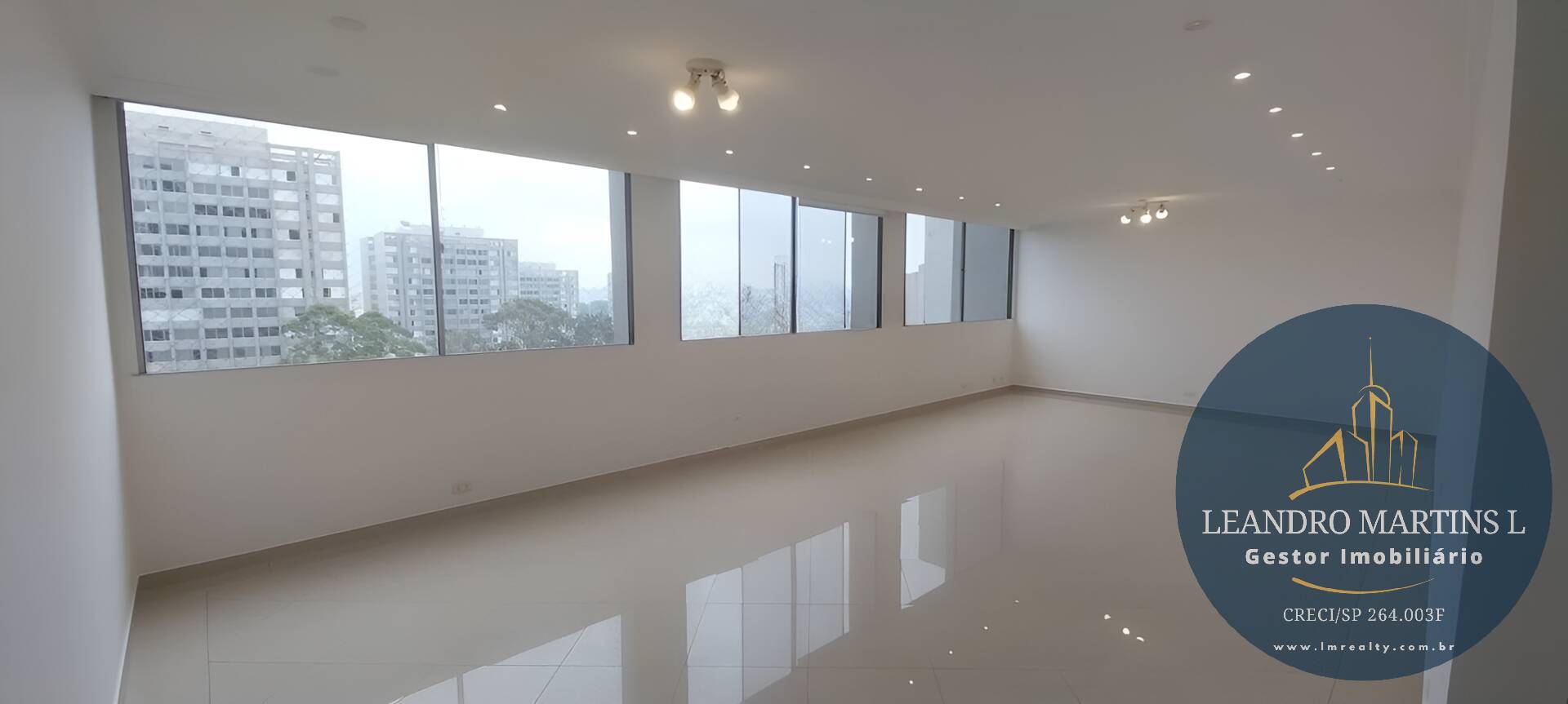 Apartamento à venda com 4 quartos, 202m² - Foto 1